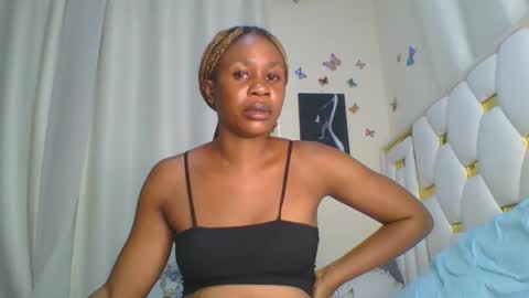 Snapshot of sweet_blackgal chatting on November 2025 04:18:01 PM Lavie online show from November 2025 04:18:01 PM