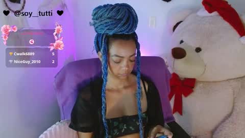 Snapshot of sweet_bluee chatting on December 2024 12:49:01 PM Tutti online show from December 2024 12:49:01 PM