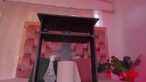 Chelsy  online show from September 2025 05:40:02 PM