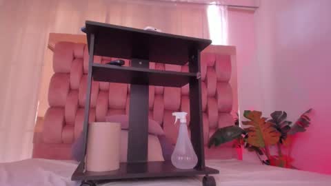 Chelsy  online show from October 2025 05:43:02 PM