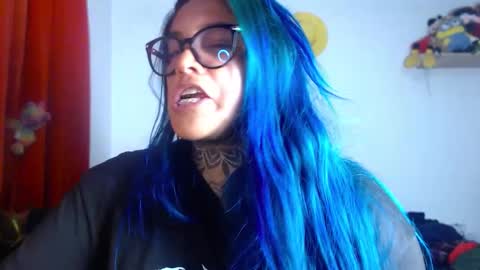 Bubbles online show from December 2025 02:16:02 AM