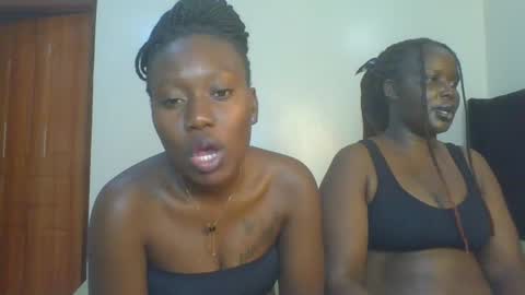 Camila online show from October 2025 10:10:01 PM