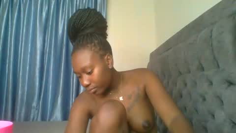 Camila online show from November 2025 05:10:02 AM