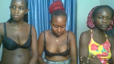 Camila online show from December 2025 04:25:02 PM