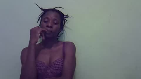 Snapshot of sweet_candie01 chatting on November 2025 02:38:01 PM sweet_candie01 online show from November 2025 02:38:01 PM