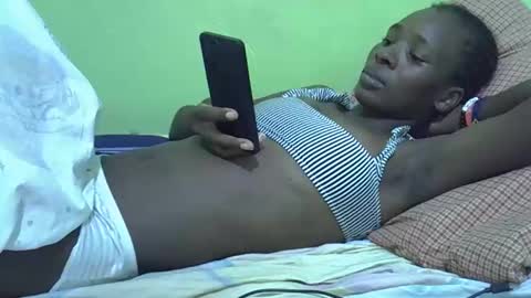 Snapshot of sweet_candie01 chatting on December 2025 11:37:01 AM sweet_candie01 online show from December 2025 11:37:01 AM