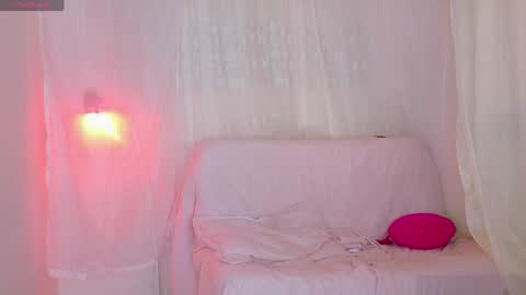 Snapshot of sweet_carine chatting on April 2026 01:47:02 PM camil online show from April 2026 01:47:02 PM