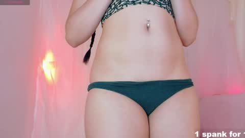 Snapshot of sweet_carine chatting on May 2026 08:30:02 AM camil online show from May 2026 08:30:02 AM
