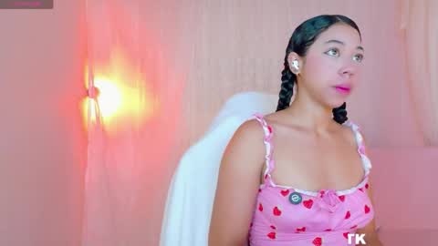 Snapshot of sweet_carine chatting on May 2026 09:16:02 AM camil online show from May 2026 09:16:02 AM