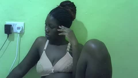 sweet_cherie1 online show from April 2026 05:28:01 PM