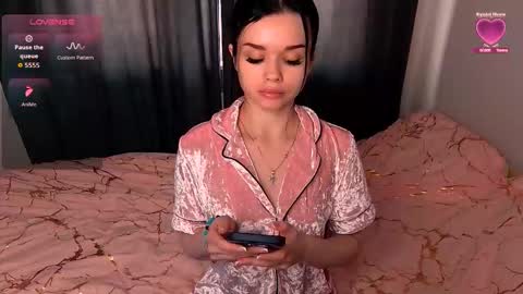 Sofia online show from October 2025 03:03:01 PM