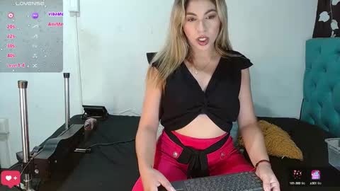 Snapshot of sweet_devil2 chatting on January 2025 09:26:01 PM kandy muller online show from January 2025 09:26:01 PM