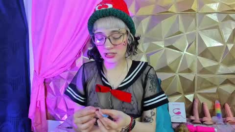 Snapshot of sweet_emmili chatting on December 2024 12:22:02 PM emmili online show from December 2024 12:22:02 PM