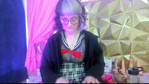 Snapshot of sweet_emmili chatting on December 2024 03:20:02 PM emmili online show from December 2024 03:20:02 PM