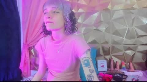 Snapshot of sweet_emmili chatting on January 2025 12:11:01 PM emmili online show from January 2025 12:11:01 PM