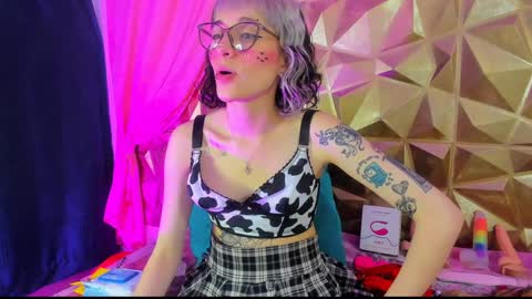 Snapshot of sweet_emmili chatting on January 2025 03:14:02 PM emmili online show from January 2025 03:14:02 PM