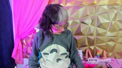 Snapshot of sweet_emmili chatting on February 2025 03:28:02 PM emmili online show from February 2025 03:28:02 PM