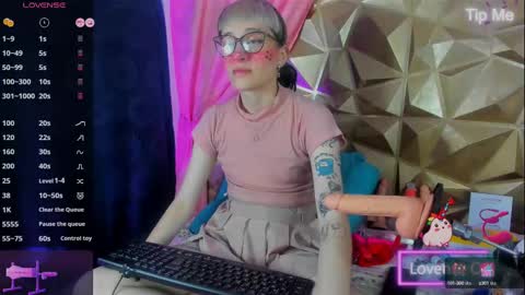 Snapshot of sweet_emmili chatting on September 2025 12:38:02 PM emmili online show from September 2025 12:38:02 PM
