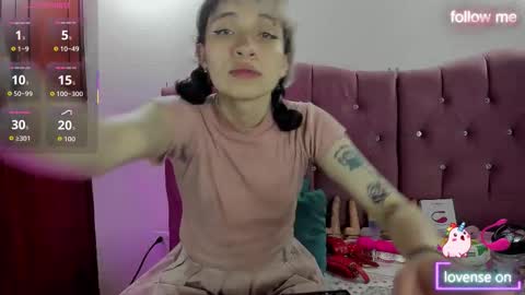  emmili  online show from October 2025 12:05:02 PM