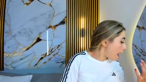 Snapshot of sweet_flame_ chatting on October 2025 08:07:02 PM sweet_flame_ online show from October 2025 08:07:02 PM