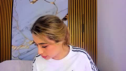 Snapshot of sweet_flame_ chatting on October 2025 07:46:02 PM sweet_flame_ online show from October 2025 07:46:02 PM