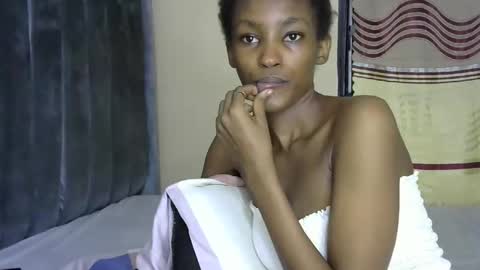 sweet_freaky online show from April 2026 03:09:02 AM