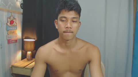 Snapshot of sweet_guyxx chatting on January 2025 03:21:01 PM sweet_guyxx online show from January 2025 03:21:01 PM