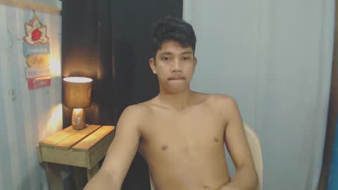 Snapshot of sweet_guyxx chatting on February 2025 05:52:02 PM sweet_guyxx online show from February 2025 05:52:02 PM