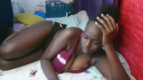 Snapshot of sweet_hennessey chatting on May 2026 10:11:02 AM sweet_hennessey online show from May 2026 10:11:02 AM
