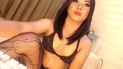 Snapshot of sweet_hoelly chatting on February 2025 08:20:02 AM Slutty Shannel online show from February 2025 08:20:02 AM