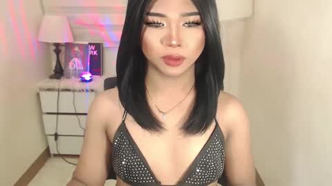 Snapshot of sweet_hoelly chatting on February 2025 11:39:02 AM Slutty Shannel online show from February 2025 11:39:02 AM