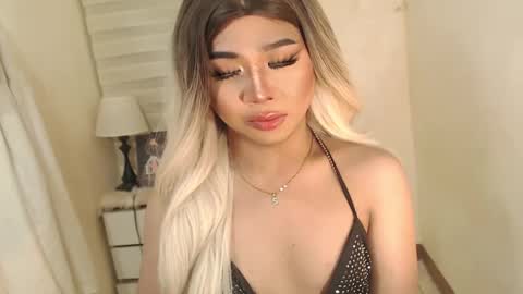 Snapshot of sweet_hoelly chatting on February 2025 10:48:02 AM Slutty Shannel online show from February 2025 10:48:02 AM