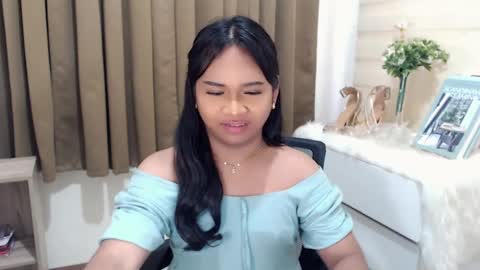Snapshot of sweet_hoelly chatting on March 2025 01:06:01 AM Slutty Shannel online show from March 2025 01:06:01 AM