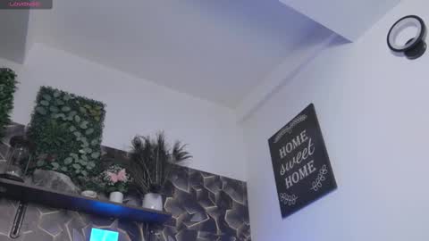 Snapshot of sweet_kitty2000 chatting on February 2025 12:21:02 AM Alesy online show from February 2025 12:21:02 AM