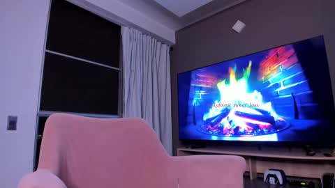 laura kiss online show from November 2025 03:56:02 AM