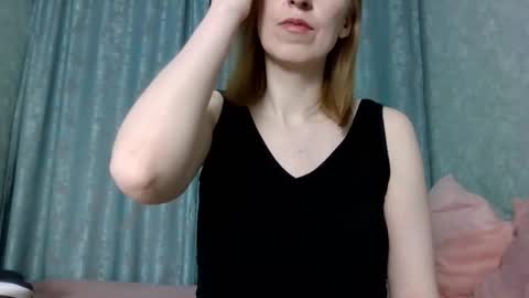 sweet_lilbunny online show from February 2026 05:21:01 PM
