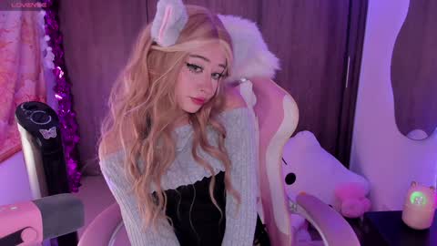 Snapshot of sweet_lilly_sweet chatting on February 2025 01:44:01 AM sweet_lilly_sweet online show from February 2025 01:44:01 AM