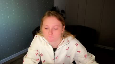 Mikki online show from April 2026 08:04:01 AM