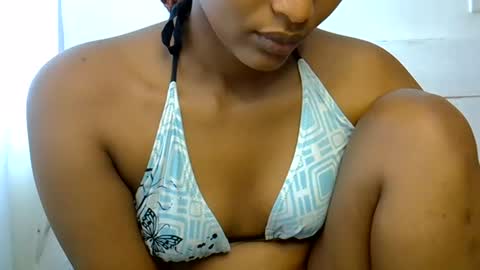 Snapshot of sweet_melod chatting on July 2026 11:27:01 AM Linda online show from July 2026 11:27:01 AM