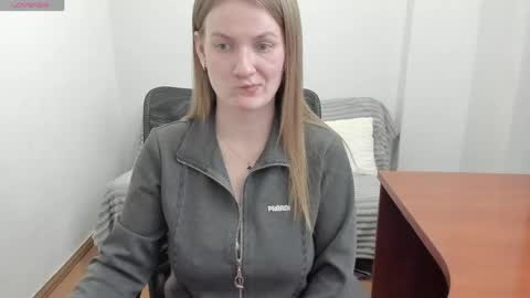 Mila online show from May 2026 06:03:01 PM