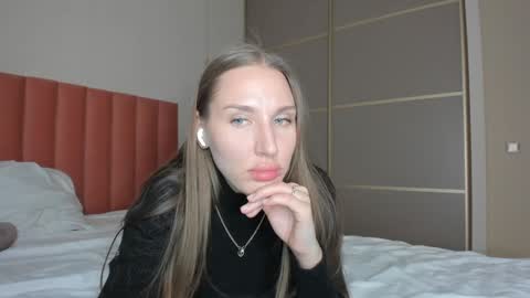 Snapshot of sweet_miss381 chatting on December 2024 01:19:02 PM Sofi online show from December 2024 01:19:02 PM