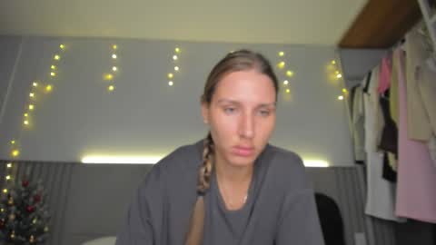 Snapshot of sweet_miss381 chatting on January 2026 05:27:02 PM Sofi online show from January 2026 05:27:02 PM