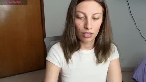 sweet_moon_v_ online show from May 2026 12:08:02 AM