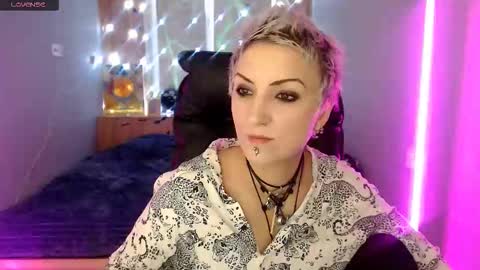 sweet_n_strong online show from November 2025 07:40:01 AM