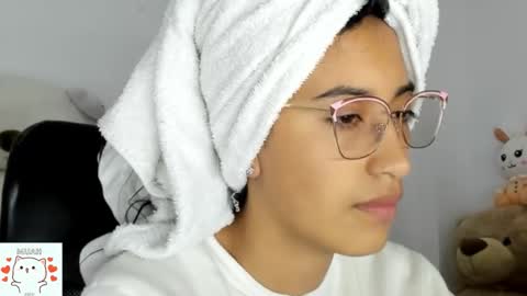 Nhaomy online show from October 2025 12:41:02 AM