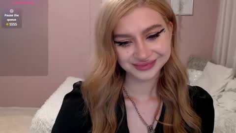 Snapshot of sweet_nicole_333 chatting on March 2025 03:39:01 PM sweet_nicole_333 online show from March 2025 03:39:01 PM
