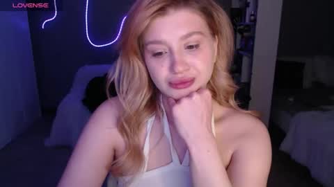 Snapshot of sweet_nicole_333 chatting on May 2026 10:56:01 AM sweet_nicole_333 online show from May 2026 10:56:01 AM
