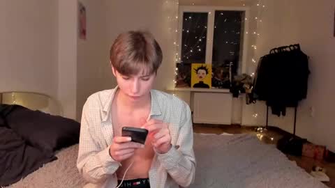 Snapshot of sweet_peach__ chatting on February 2025 07:48:02 PM kira online show from February 2025 07:48:02 PM