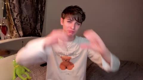 Snapshot of sweet_peach__ chatting on February 2025 07:46:01 PM kira online show from February 2025 07:46:01 PM