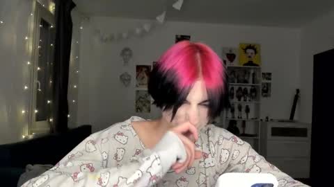 Snapshot of sweet_peach__ chatting on November 2025 05:09:01 PM kira online show from November 2025 05:09:01 PM